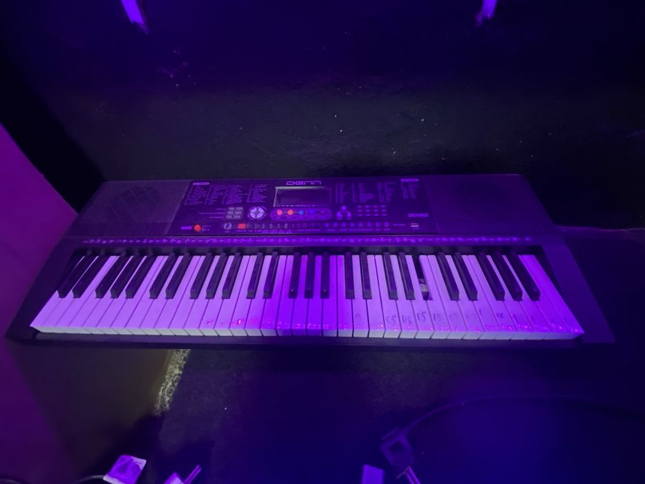 Срочно продам синтизатор