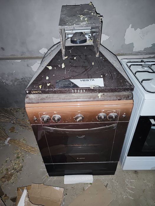 Kuxonni mebel gaz plita