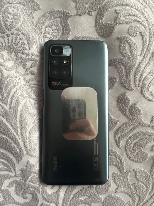 Продается телефон ксиоми ноут 10