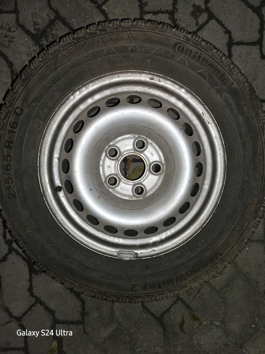 Бусови гуми 215 65 R16C VW