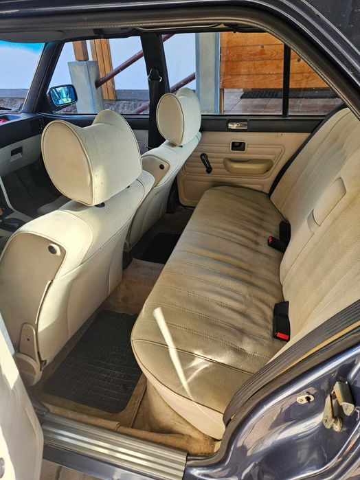 Retromobil BMW 520 I / E28 1983