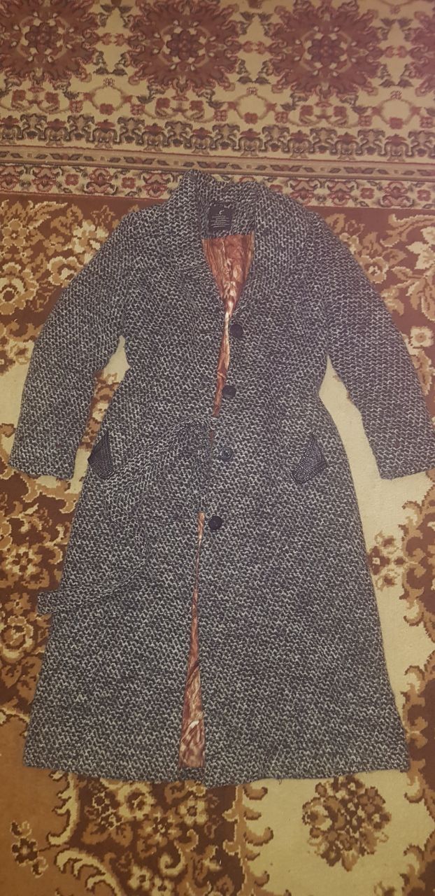 Продам драповое пальто женское