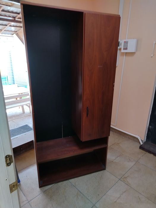 Отдам даром. Шкафчик.