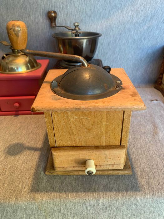 стари дървени мелнички