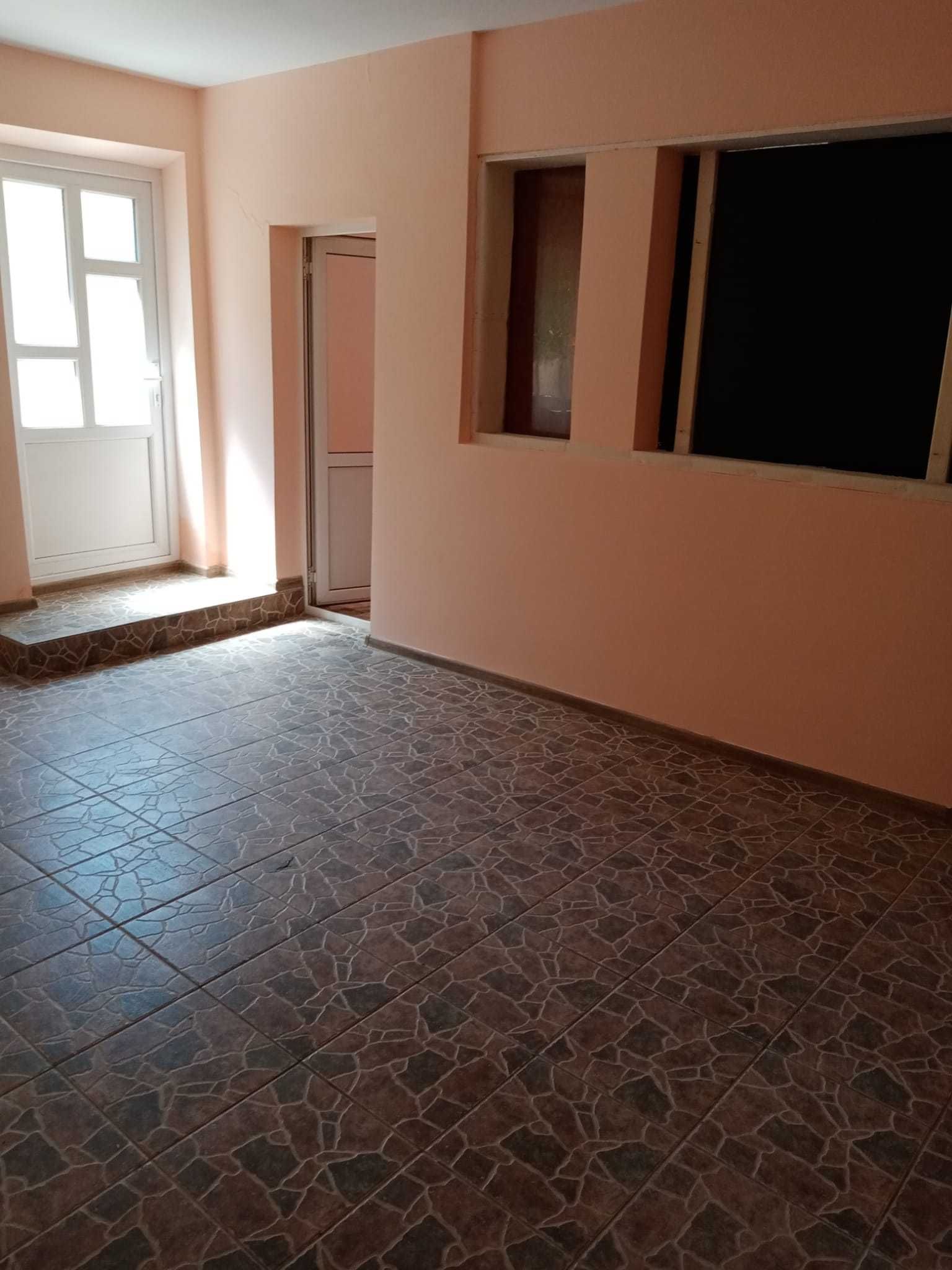 Vând casă cu tot cu teren în Com Roma, Jud. Botoșani