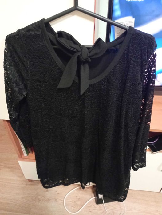 Нова черна дантелена рокля с ръкави