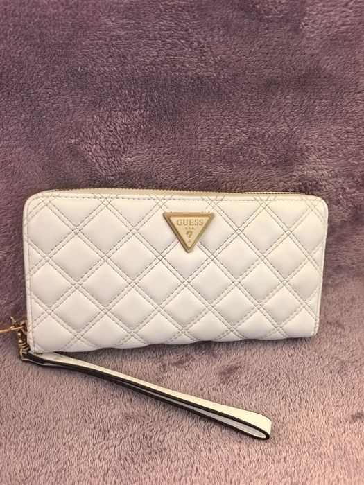 Голямо портмоне guess