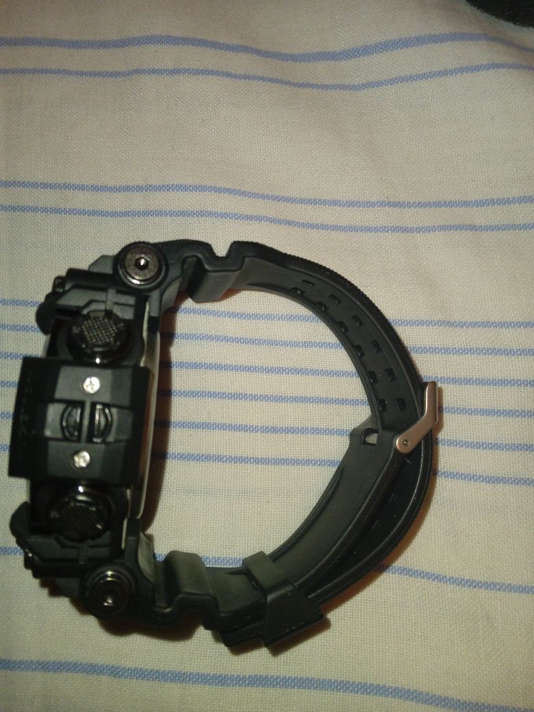 Изысканные часы G-SHOCK