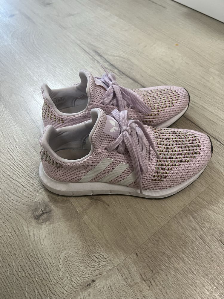 Adidas маратонки тип чорап