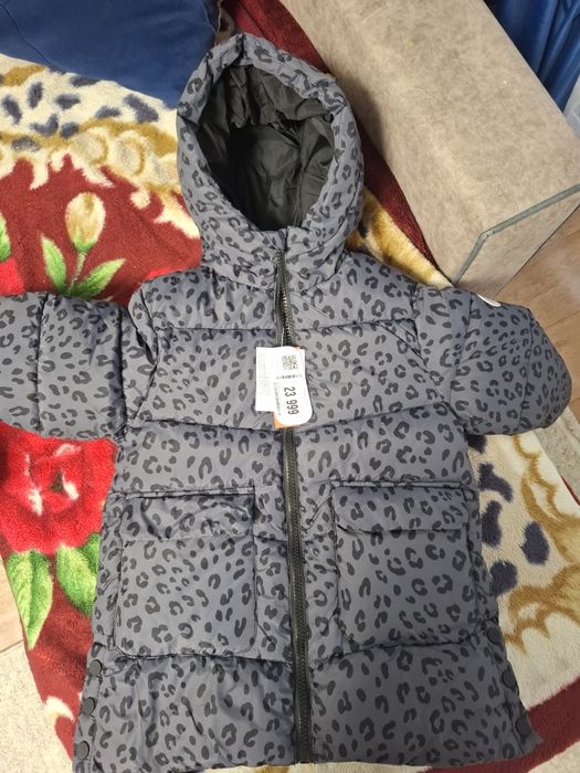 Продам куртку для девочки