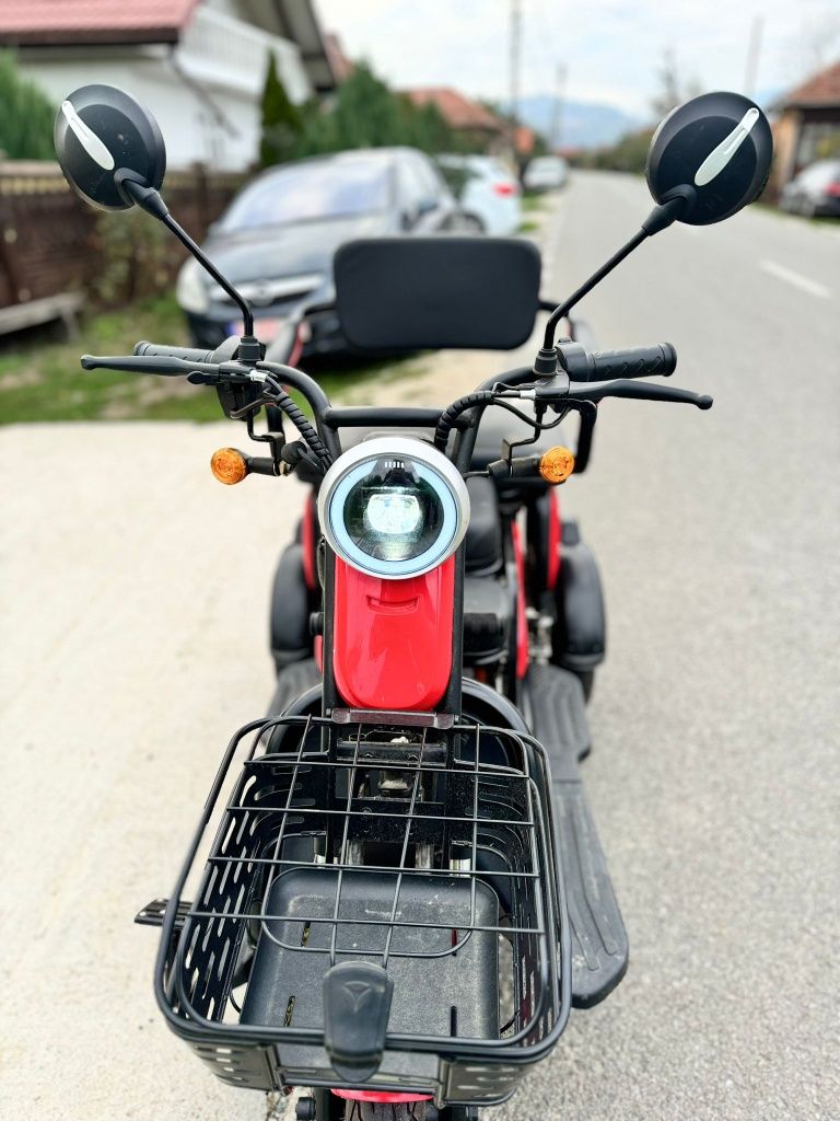 Vând tricicleta ztech tracțiune spate