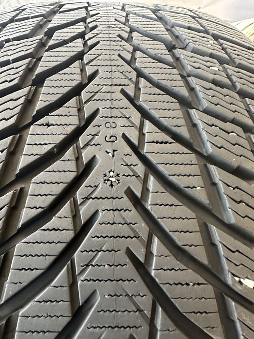 245/40/19 Nokian dot22 4бр