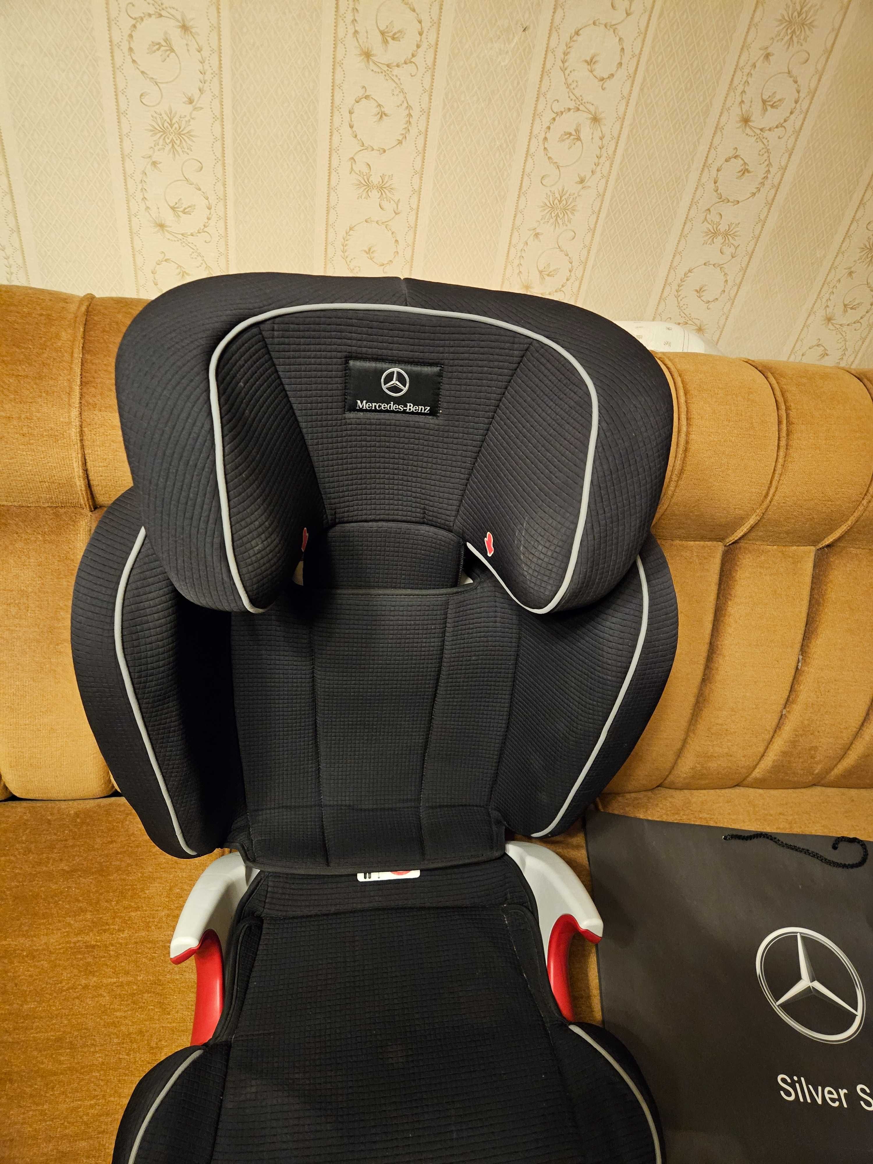 Продавам детско столче за кола , оригинално Мерседес AMG