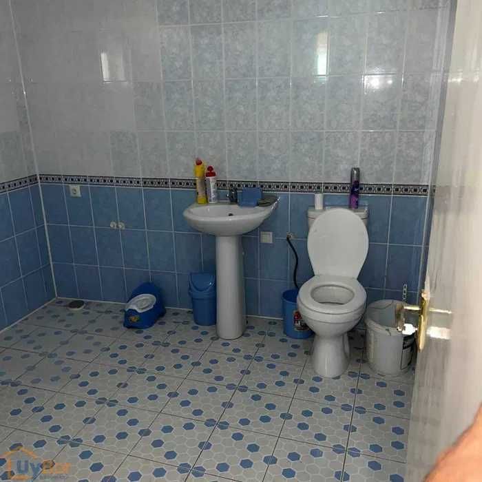 Срочно сдается дом-дача 3 комнаты,12 соток.Янгибазар.