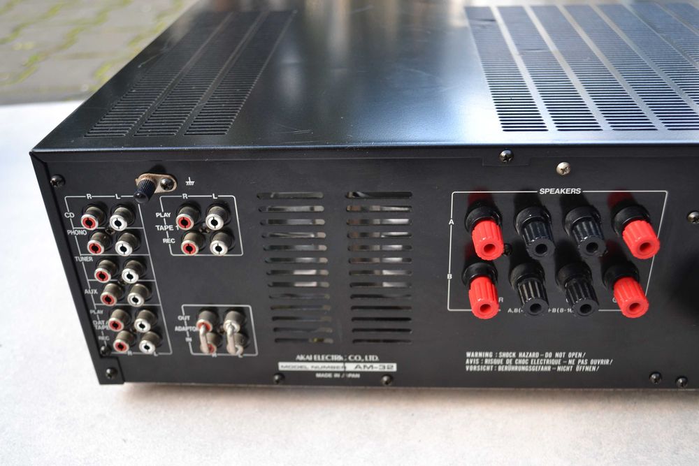 Amplificator Akai AM 32