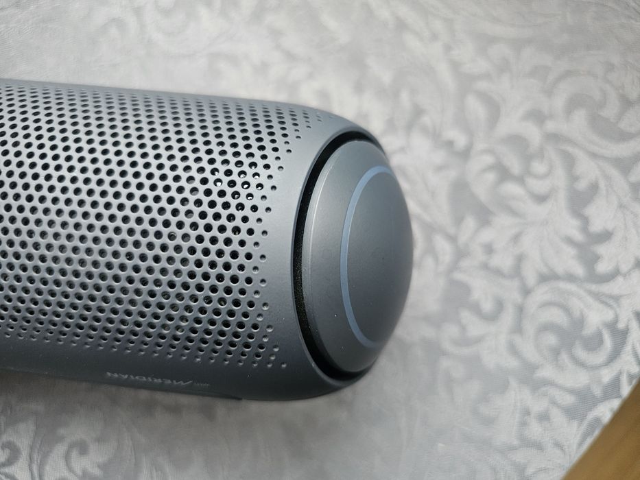 LG xboom pl5 преносима тонколонка