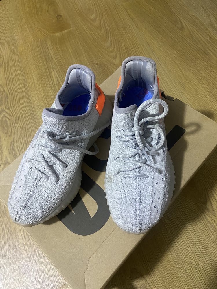 Vand yeezy adidasi-Boost 350 V2 "Tail Light" sneakers