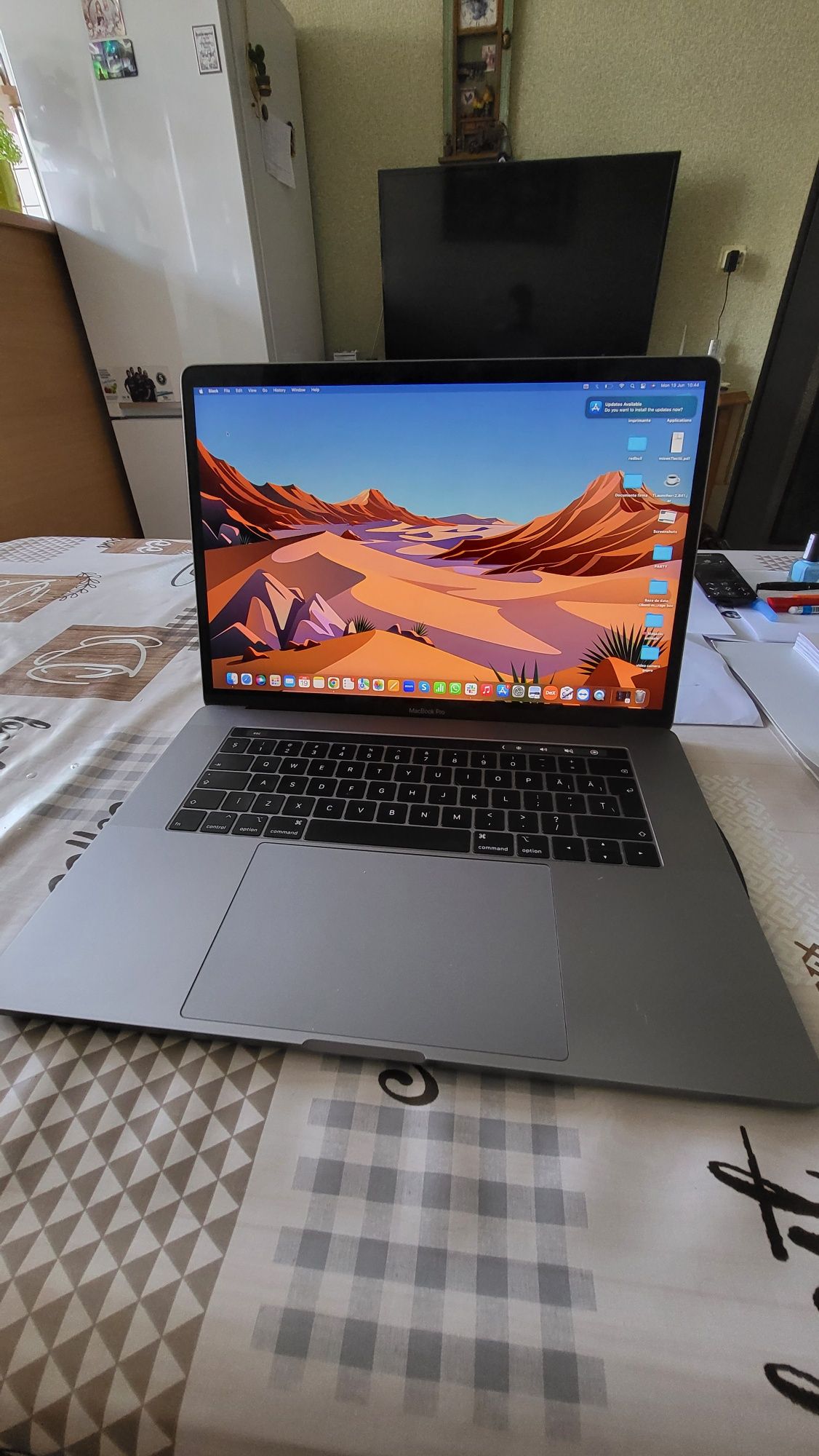 MacBook Pro 2019, Intel Core i9, 16GB RAM, 500GB, Touch Bar