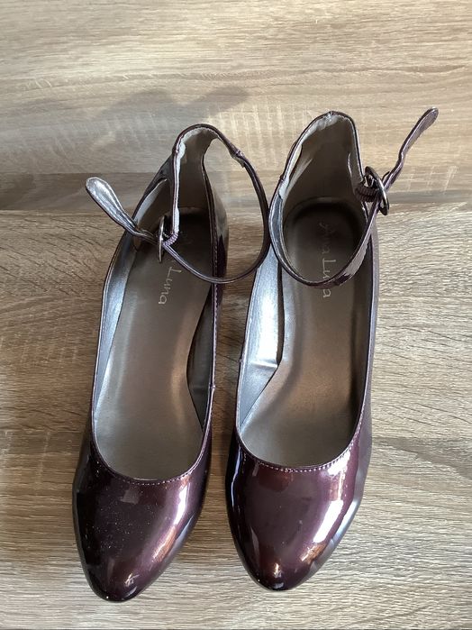 Нови дамски обувки, размер 38