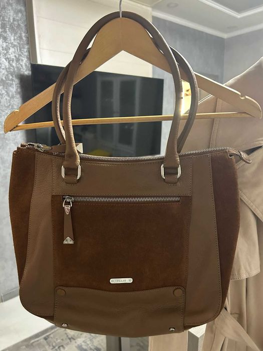 Бежевая замшевая сумка. Покупала, но так и не использовала.