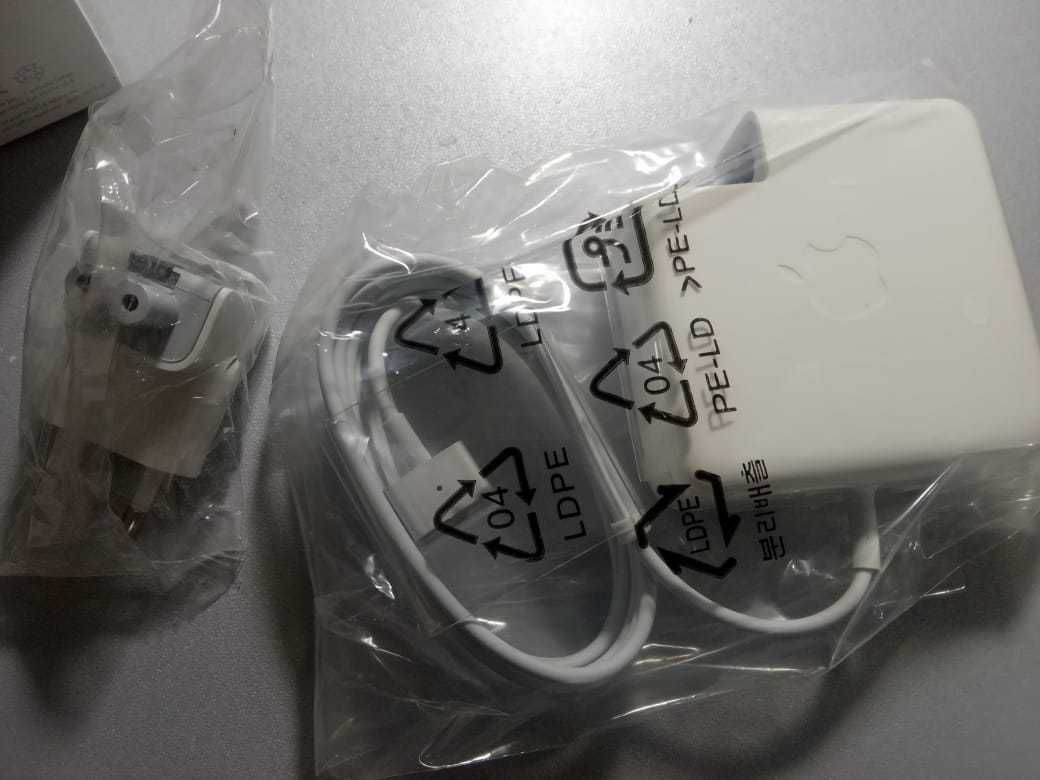 Apple 85W MagSafe 2 Power Adapter блок питания зарядка на Macbook