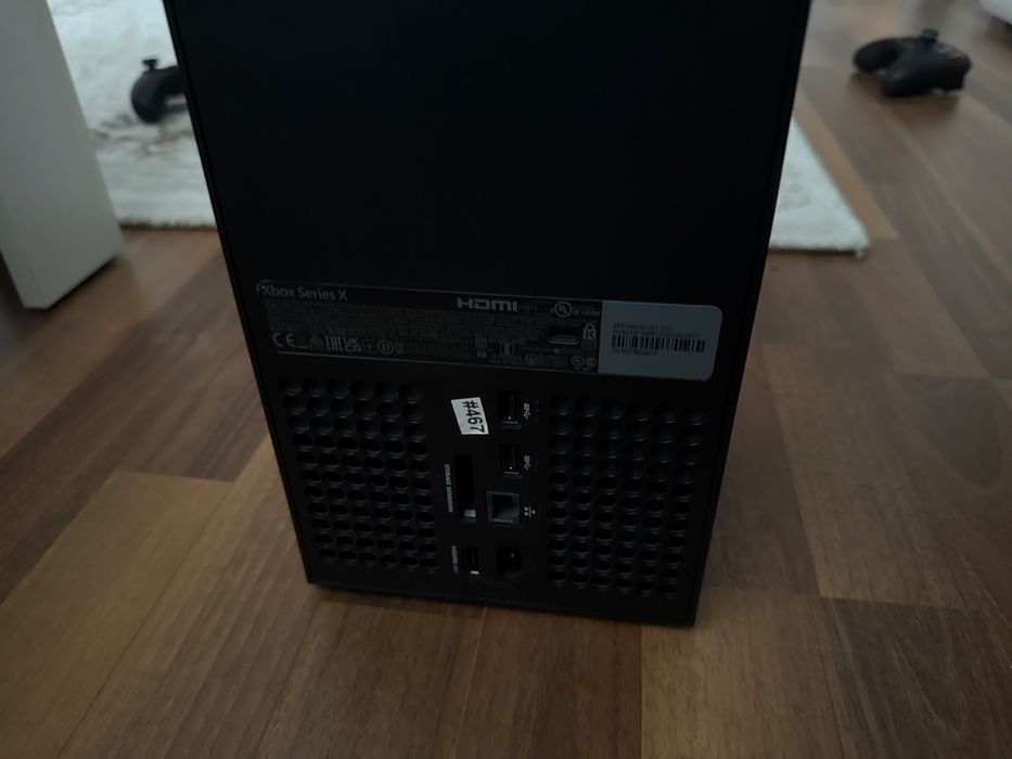 [Rezervat] Schimb/Vând Xbox series x încă în garanție.