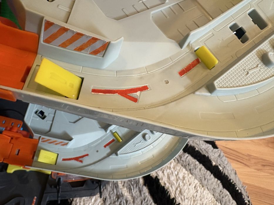 Hot Wheels Ultimate Garage varianta T-Rex