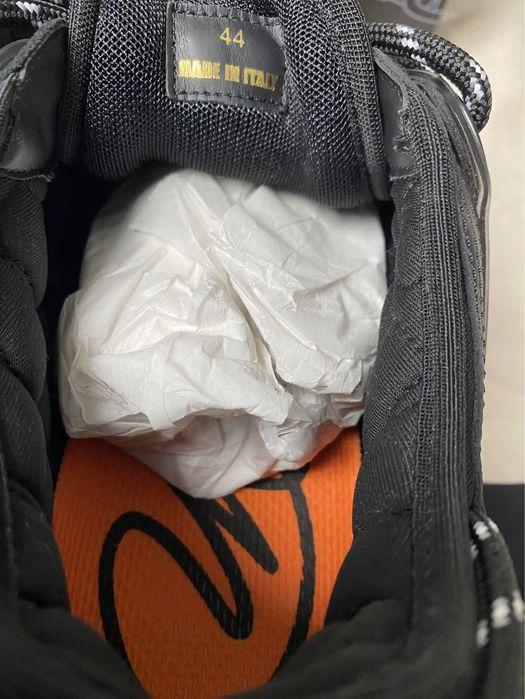 Versace chain reaction