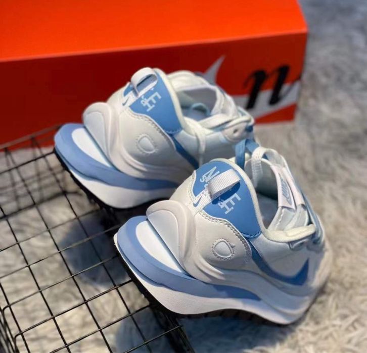 Дамски маратонки Sacai x Nike VaporWaffle Sesame and Beige Haze Blue