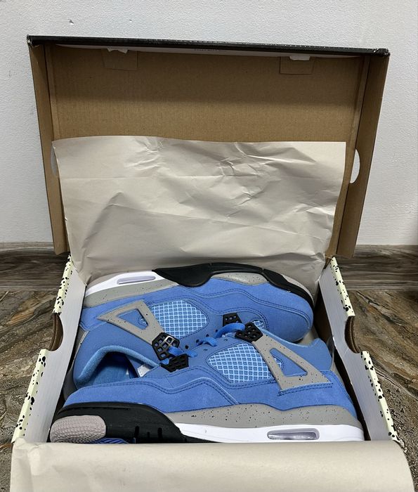 Jordan 4 University Blue *Calitate Premium*