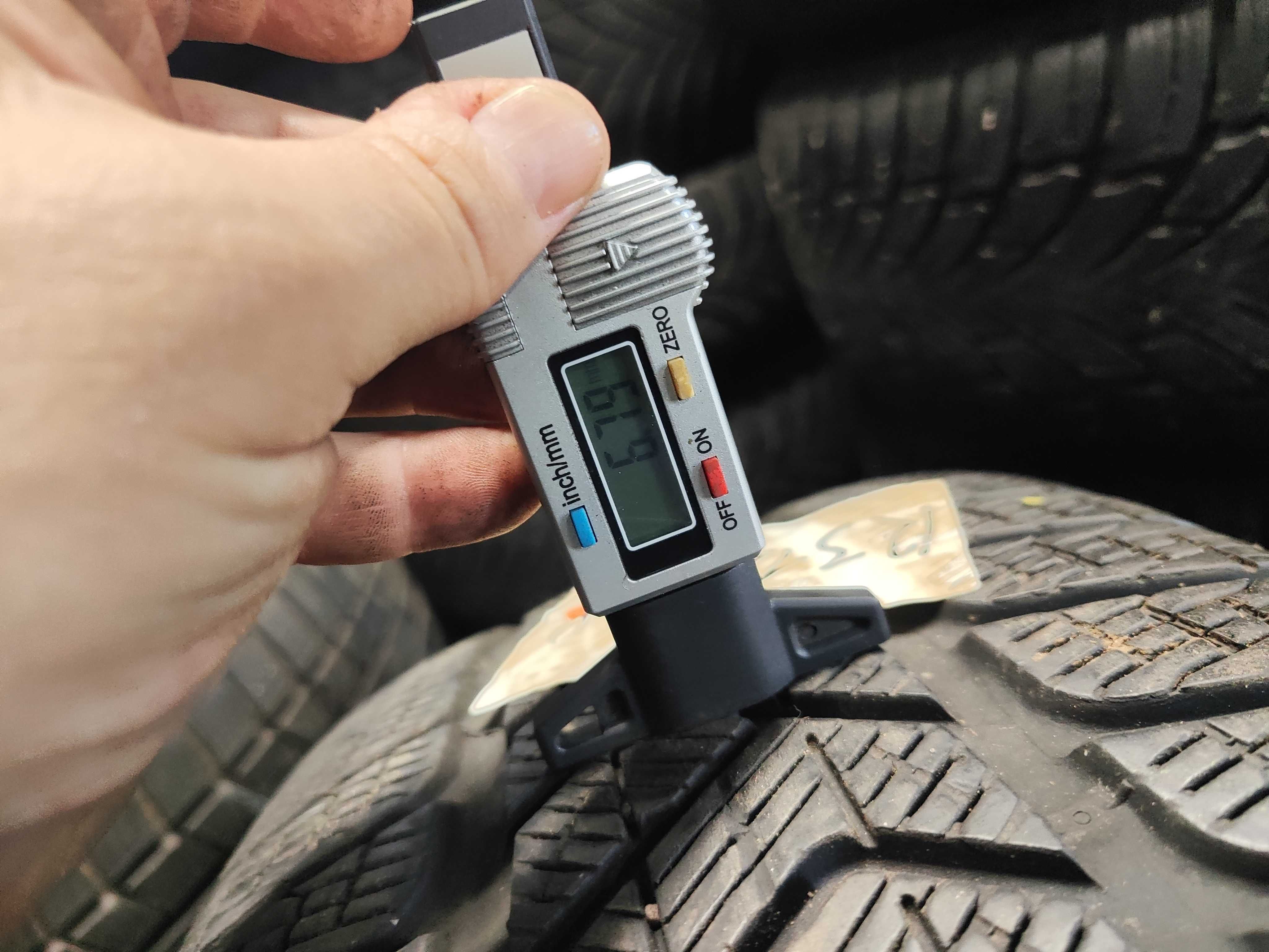 4бр. зимни гуми 235/55/18 Pirelli
