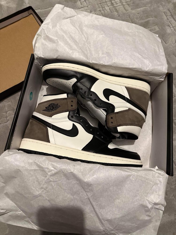 Jordan 1 Dark Mocha