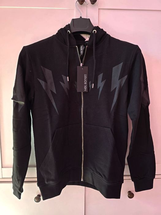 Neill Barrett - мъжки суичер в два цвята !