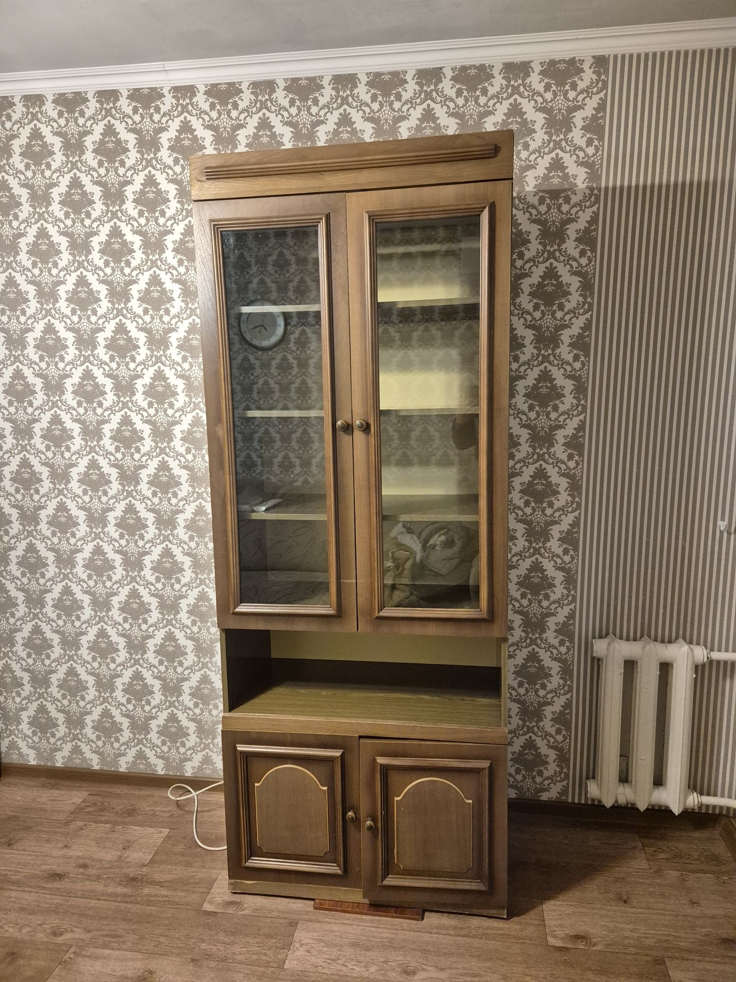 Продам гарнитур из двух шкафов