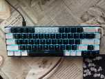 Tastatura mecanica cu switch-uri albastre
