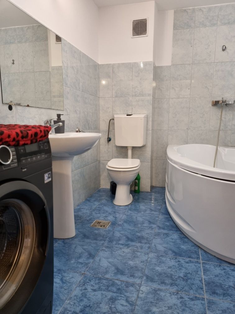 Inchiriez apartament cu 2 camere in zona oasului