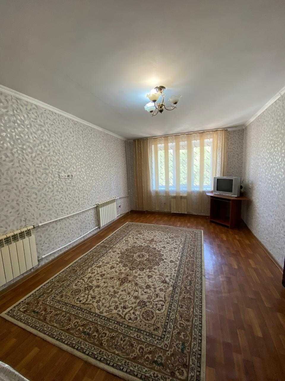 срочно продается 1 к.кв на 8 мкрн!