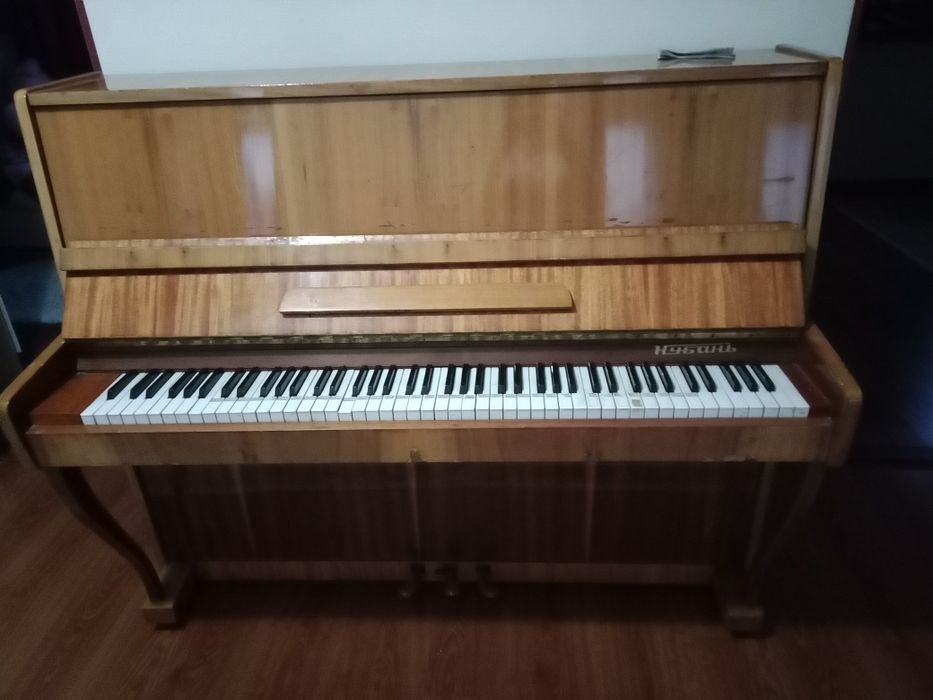 Продам пианино в хорошем состояние