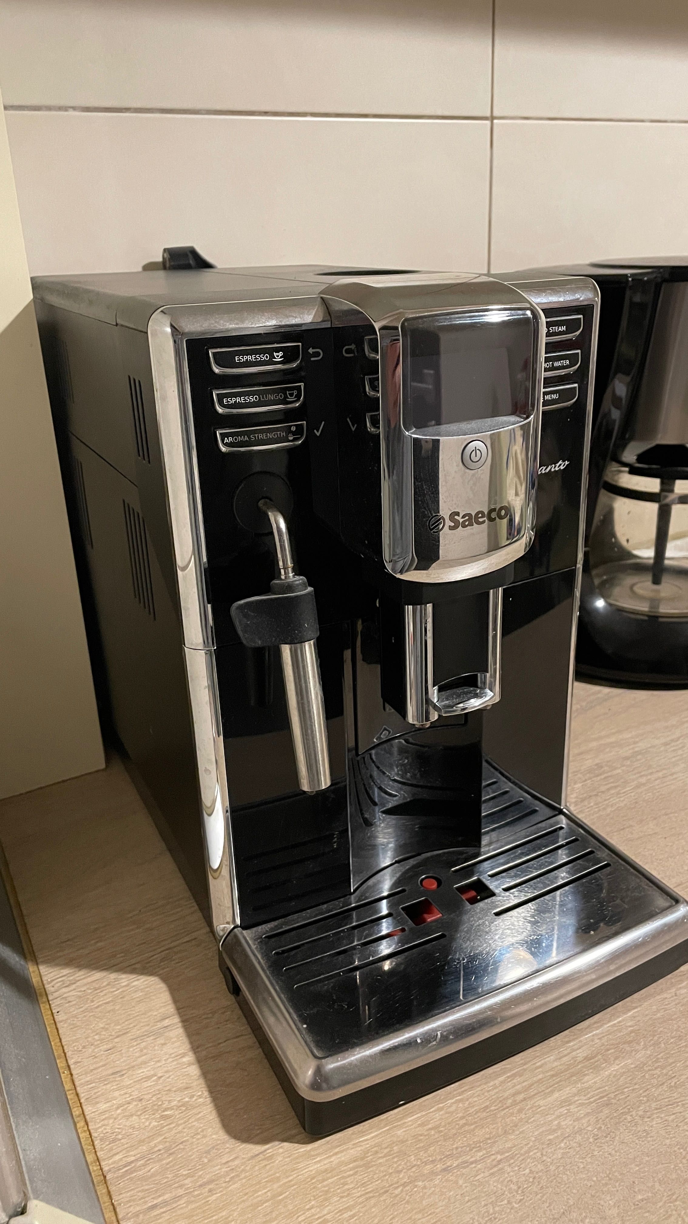 Espressor automat Saeco Incanto HD8911/09, stare exceptionala !