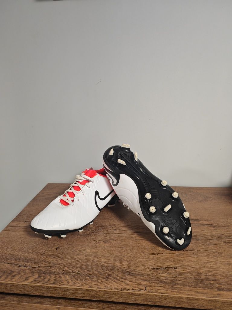 БутонкиNike Tiempo Legend 10 Academy