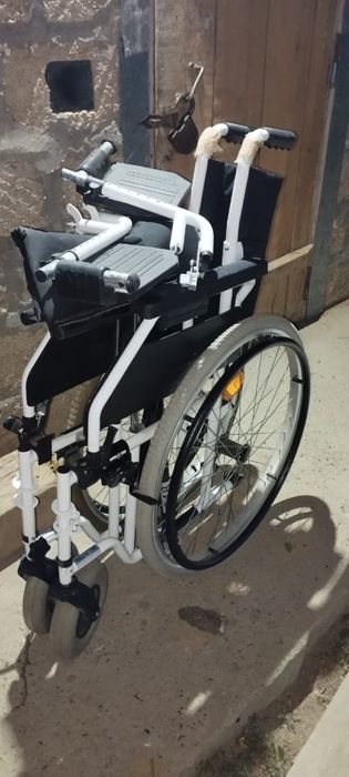 Межкомнатная кресло коляска для инвалидов