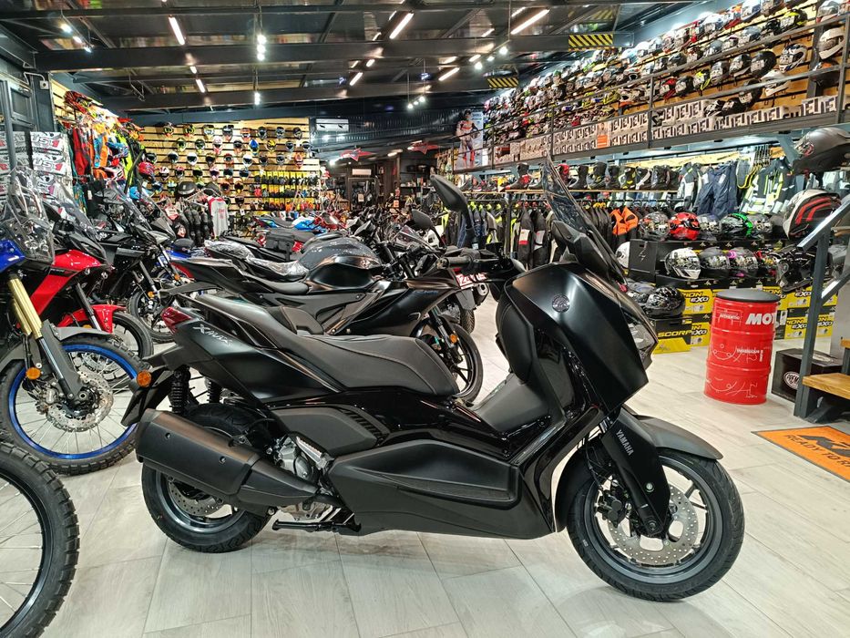 Yamaha XMax 300 TechMax nou -  prin EST BIKE Campina