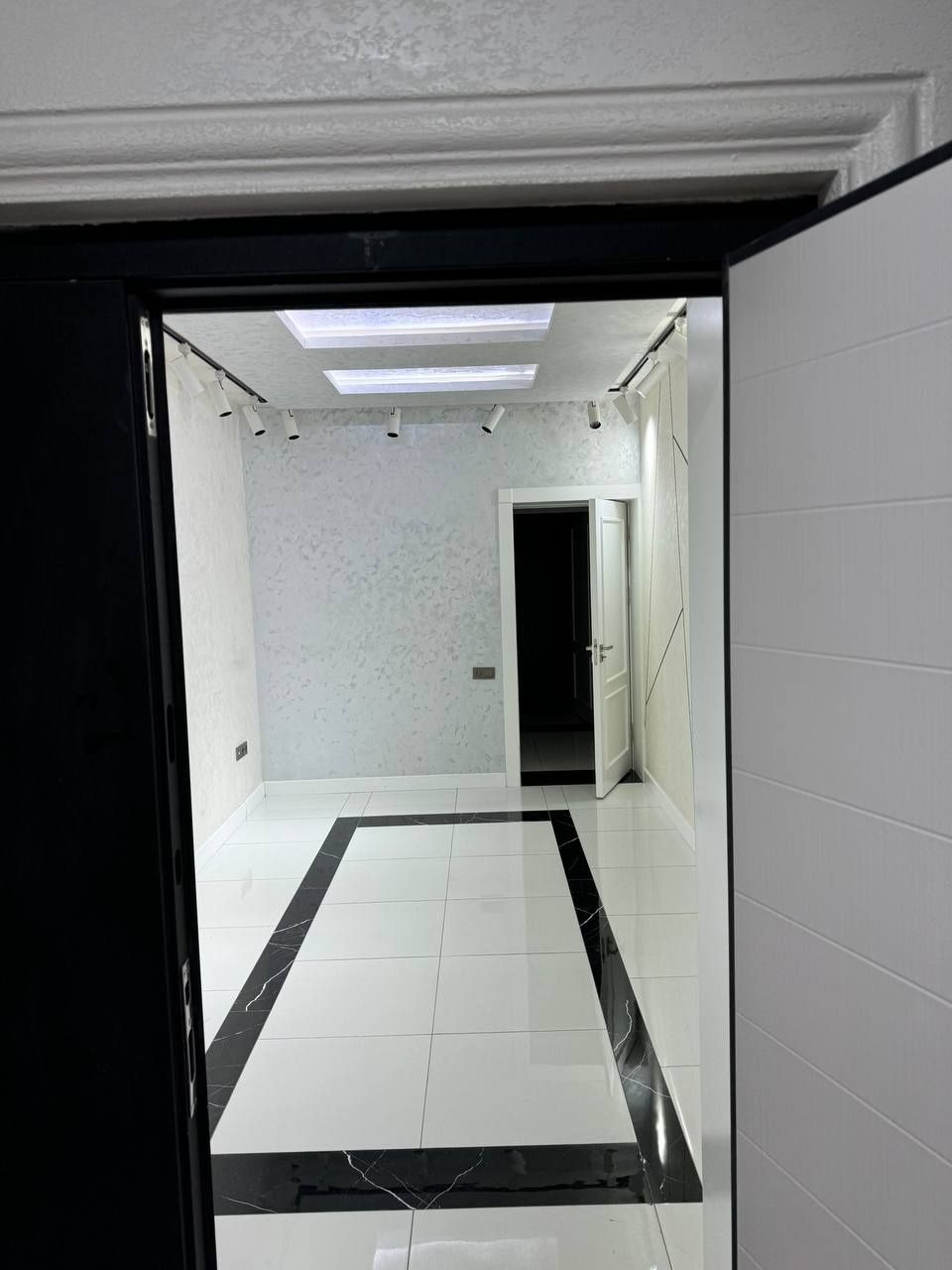 Ойбек метро шох мед центр Продам помещение с готовым ремонтом