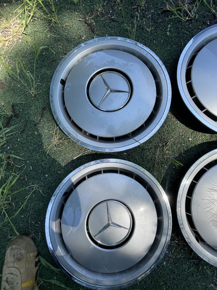 Vand set 4 capace pe 15  Mercedes w124