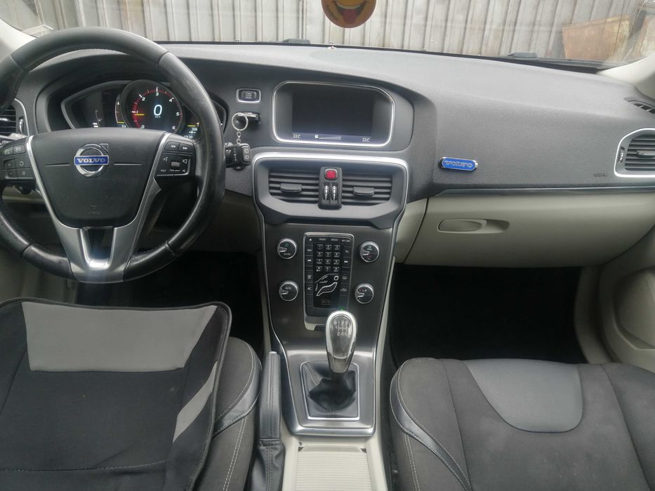 Vând Volvo v40 1.6 Diesel