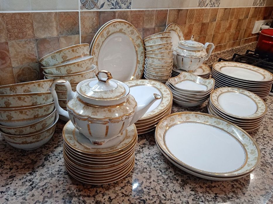 Красивый  набор. В отличном состоянии