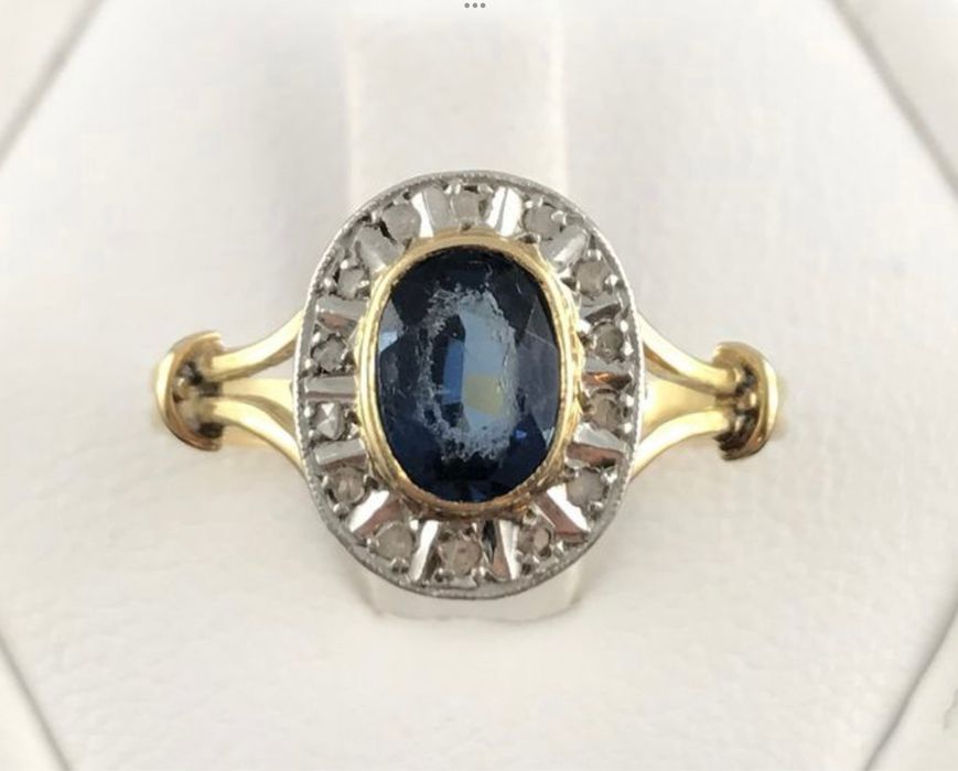 Inel aur 18k cu diamante si un frumos spinel Verneuil albastru azur