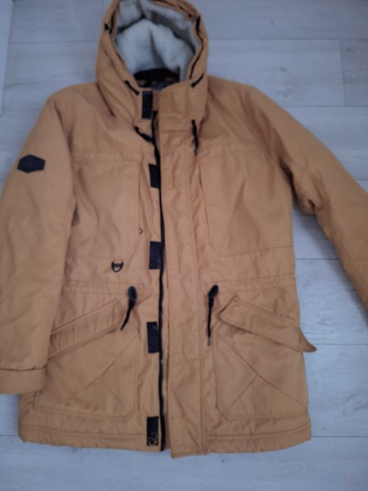 Продается мужская зимняя куртка Bershka, 46-48р