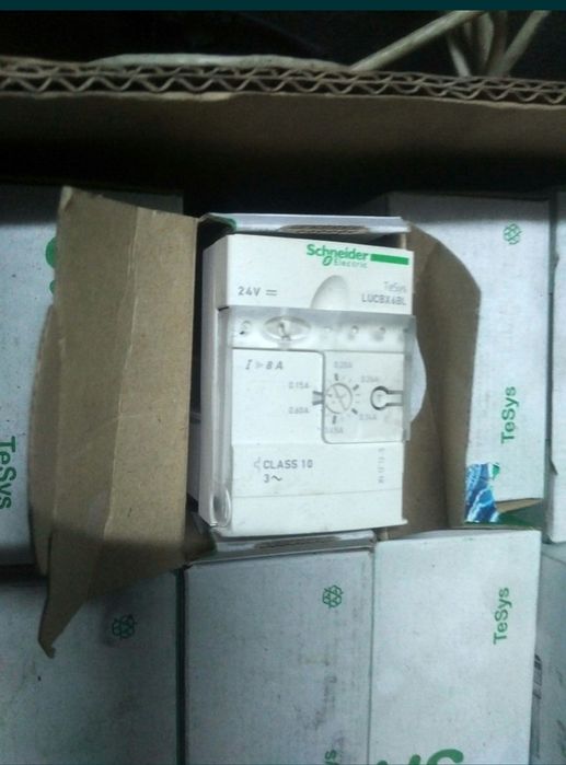 Schneider LUCBX6B și Telemecanique LUCB18BL