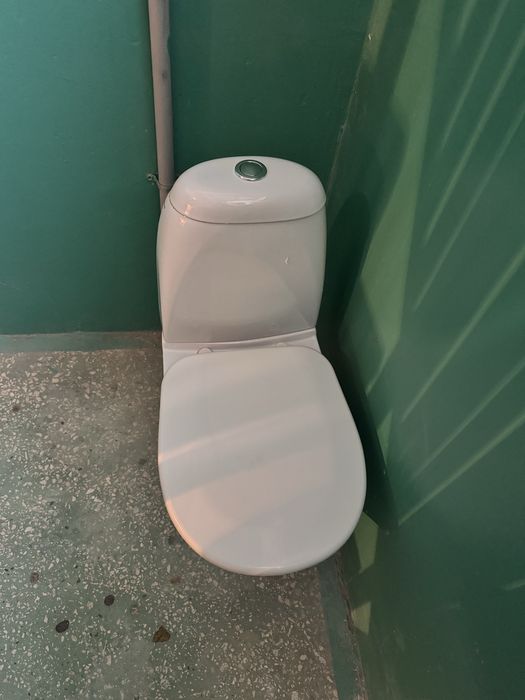 Продам символично Унитаз б/у